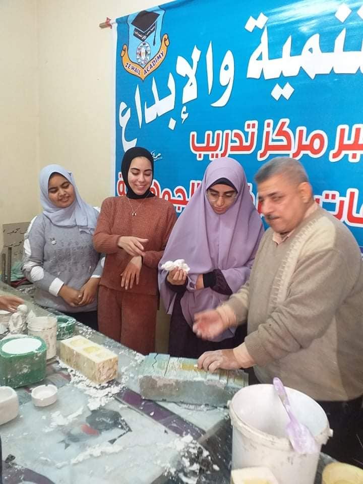 The Community Service and Environmental Development Sector at the Faculty of Home Economics, Menoufia University, in cooperation with the Zewail Lovers Association and the Graduate Follow-up Unit of Education and Student Affairs at the faculty, organize a distinguished training field visi