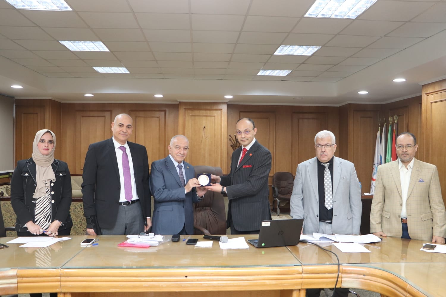 The College Council honors Dr. Hussein Nada, former head of the Menoufia Doctors Syndicate