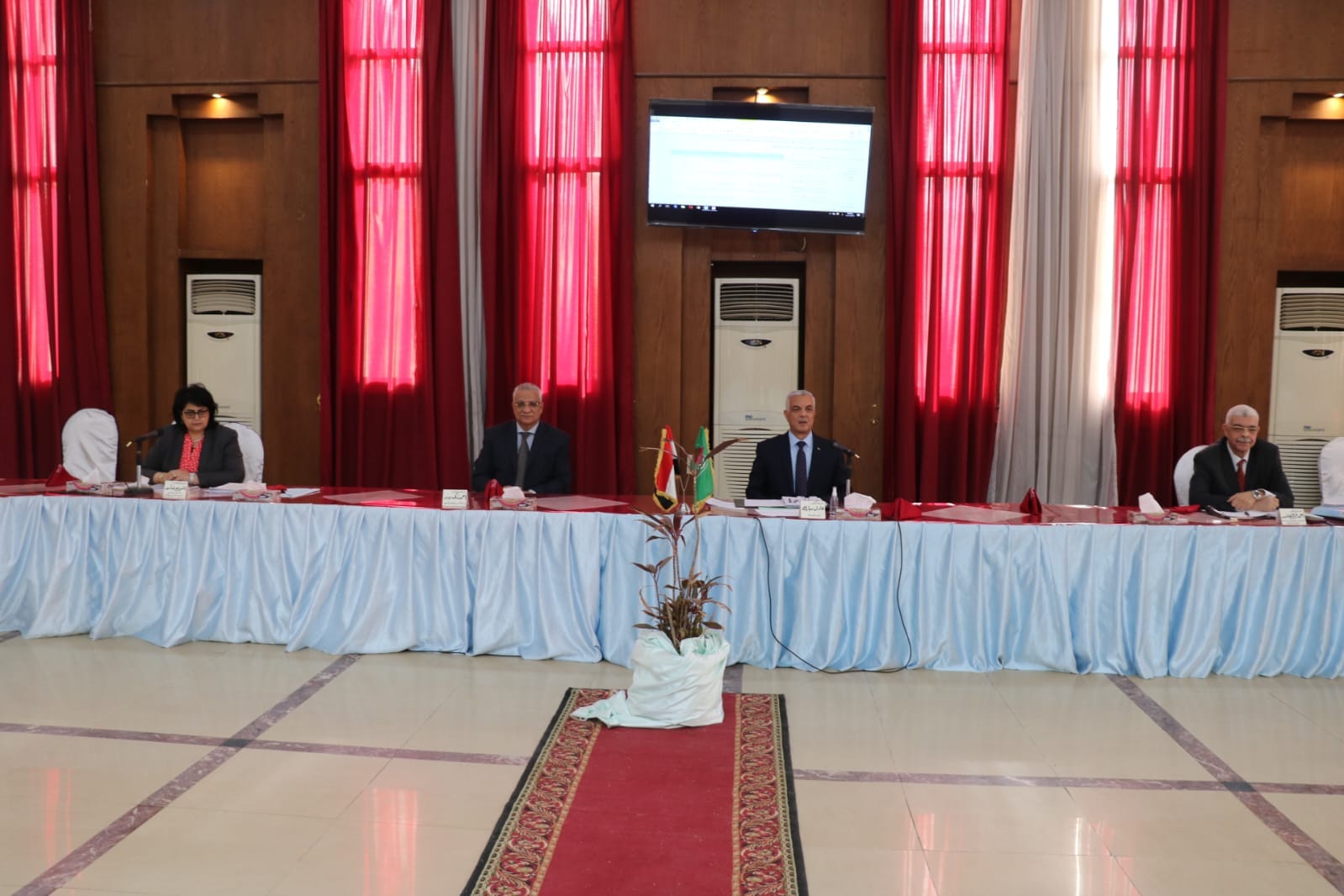 Mubarak chaired the University Council for the month of April 2022
