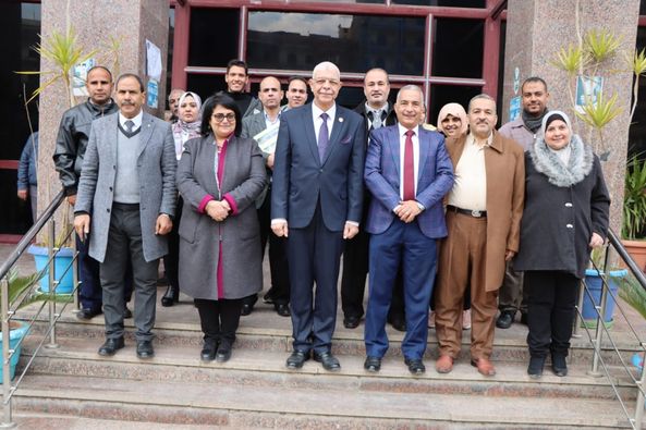 The President of Menoufia University follows up the regularity of the educational process in the second semester in the Faculties of Home Economics, Education and Early Childhood