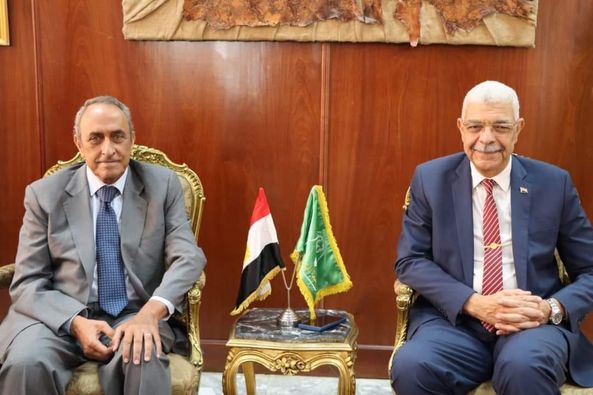 The President of Menoufia University receives the Agricultural Studies Sector Committee