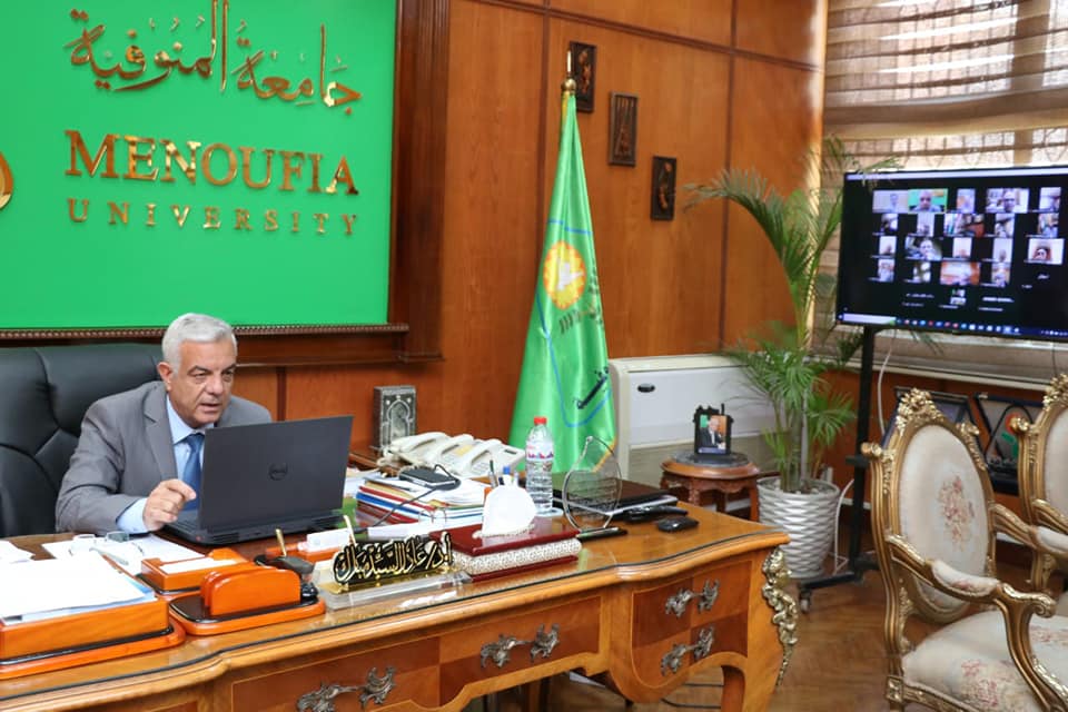 The President of Menoufia University holds his monthly meeting with the deans of the faculties in May 2022