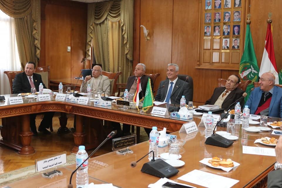 اللجنة العليا لإعداد إستراتيجية جامعة المنوفية ٢٠٢٠_٢٠٣٠ تتابع أعمالها برئاسة مبارك