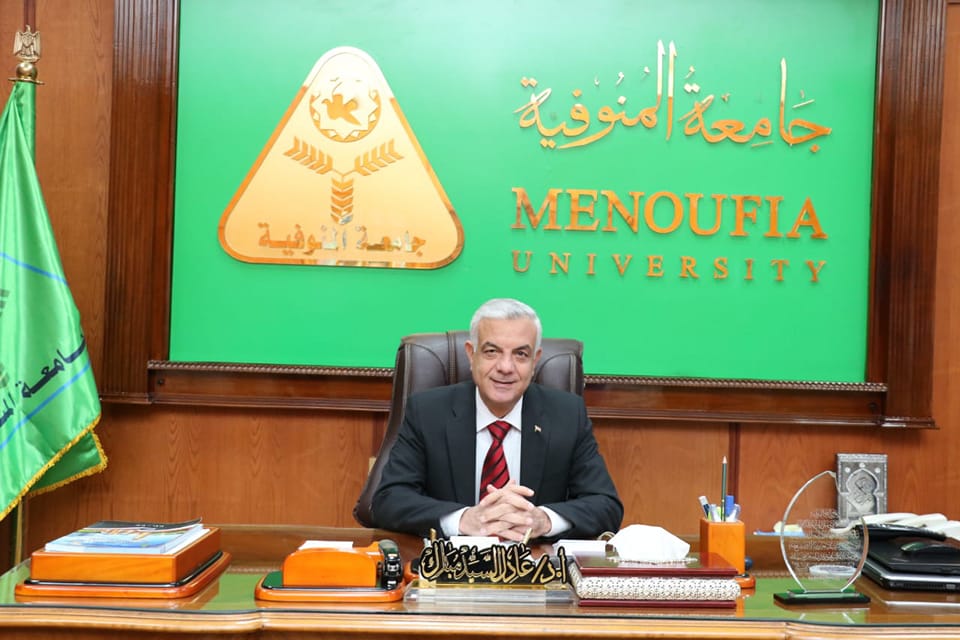  رئيس جامعة المنوفية ونائباه يقدمون التهنئة لجميع الأخوة الأقباط من الشعب المصرى بمناسبة عيد الميلاد المجيد