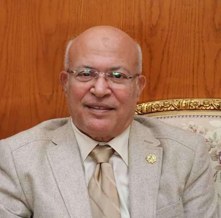 مبارك يهنىء الحفناوى لتعيينه رئيسا لجامعة السلام