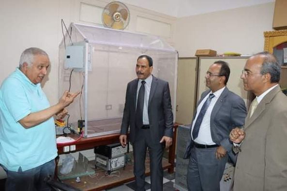 The Vice President of Menoufia University for Community Service Affairs inspects projects of Shebin El-Kom engineering students related to the environment, green projects and development