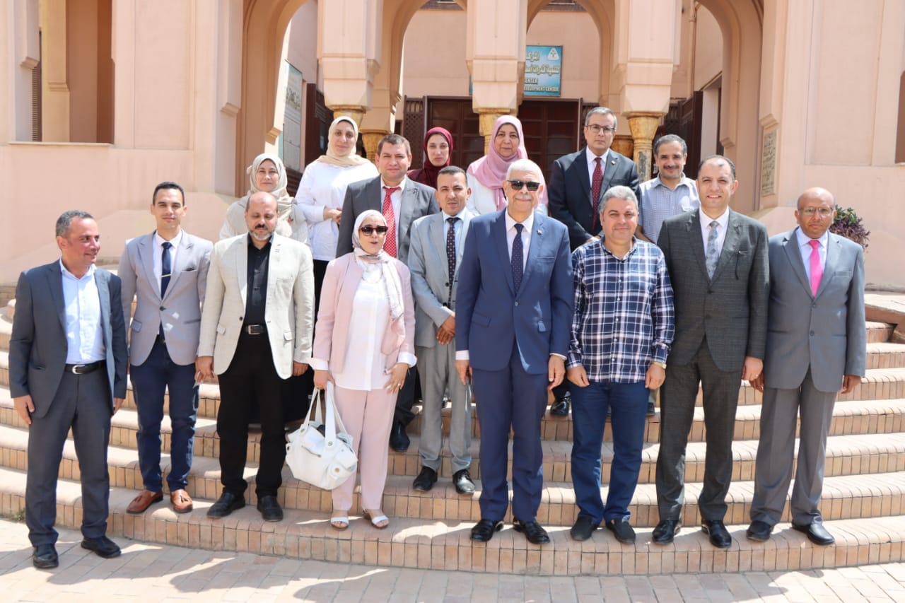 The President of Menoufia University is following up the activities of the tenth leadership program for qualifying for leadership positions