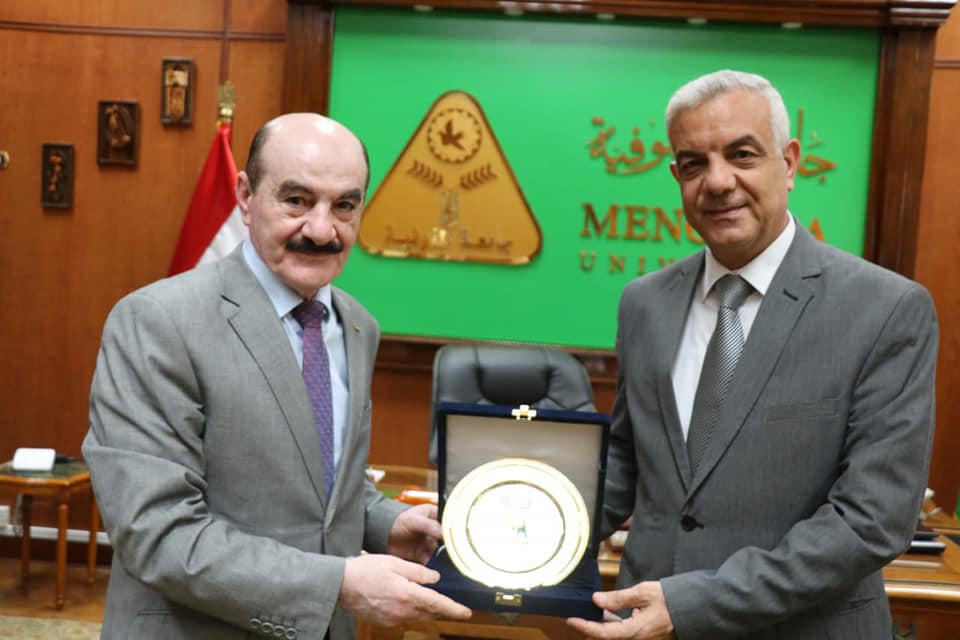 The President of Menoufia University receives the Consul General of Palestine