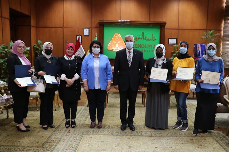 The President of Menoufia University honors the winning international students in the competition for the most beautiful picture