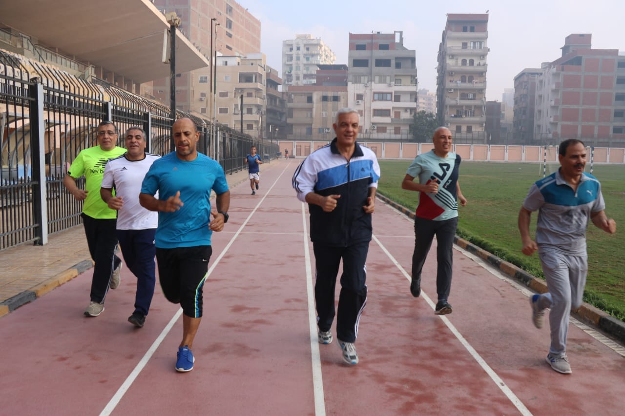 متابعة أسبوعية لمبادرة الدكتور عادل مبارك لممارسة الرياضة صباحا