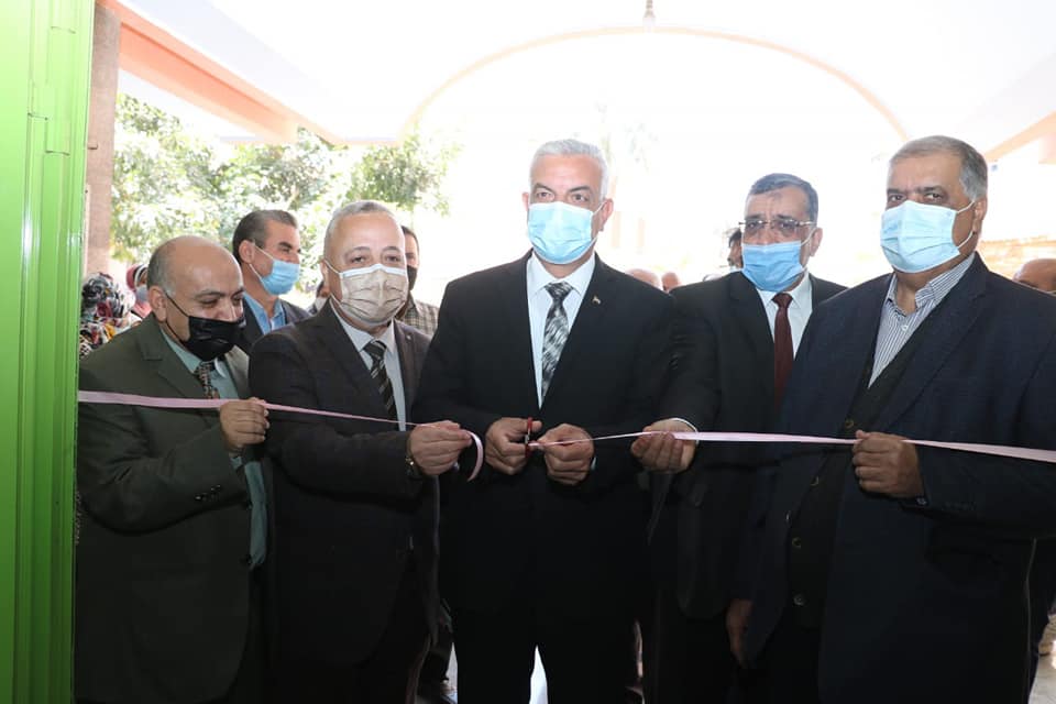 Dr. Adel Mubarak, President of Menoufia University, inaugurate the food products exhibition at Faculty of Agriculture.