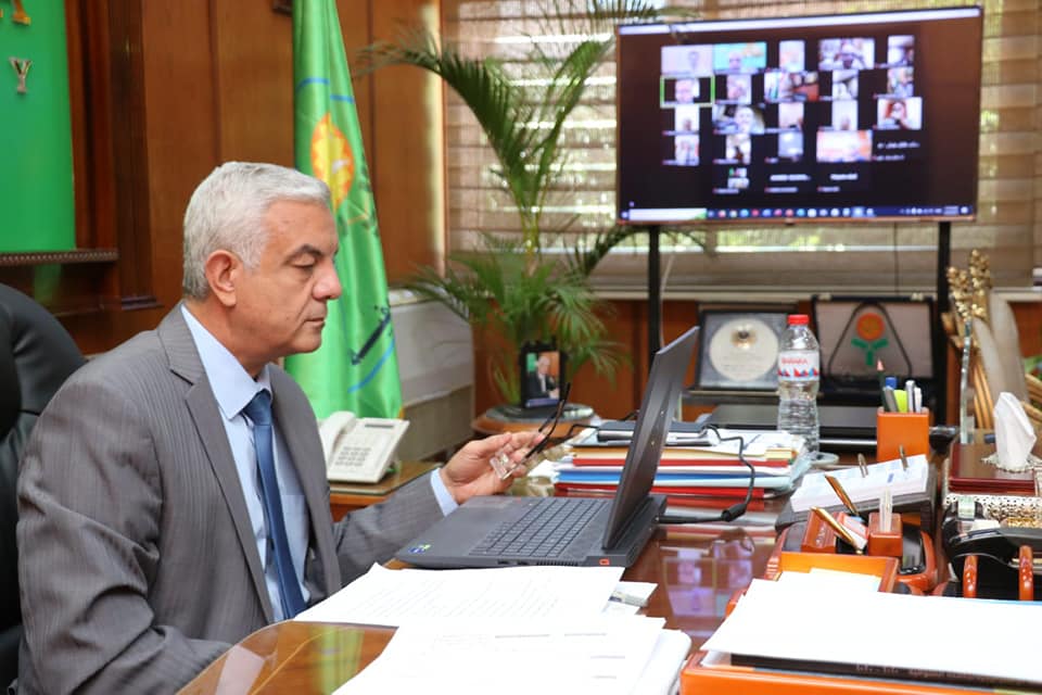 The President of Menoufia University holds a committee for laboratories and scientific devices for the month of May "online"