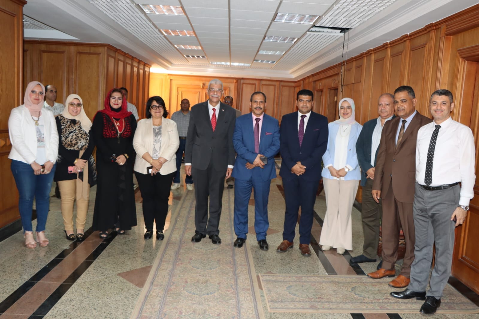 The President of Menoufia University follows up the activities of evaluating the files of colleges applying for the Menoufia University Award for Government Excellence