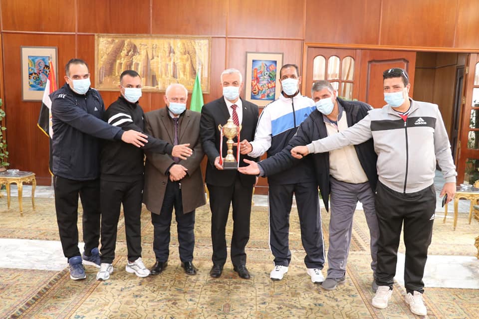 Mubarak honors the Menoufia University team, the "permanent champion" of table tennis in the government departments in the governorate.