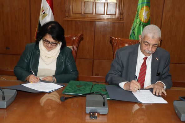 El-Kased signs a cooperation protocol between Menoufia University and Menoufia National University for Health Care and Training