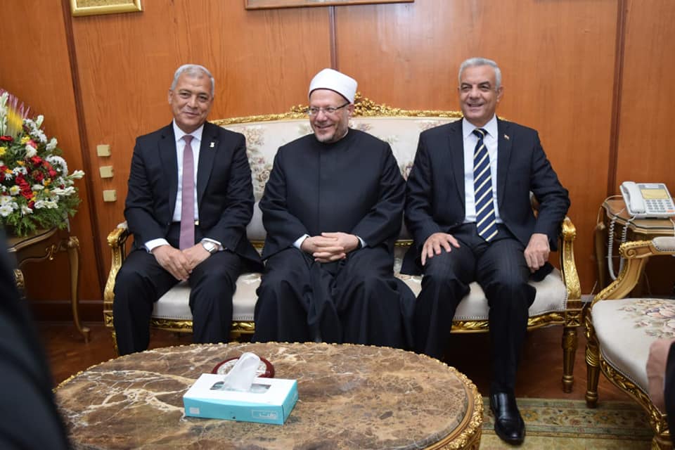 مبارك يستقبل مفتى الديار المصرية ومحافظ المنوفية